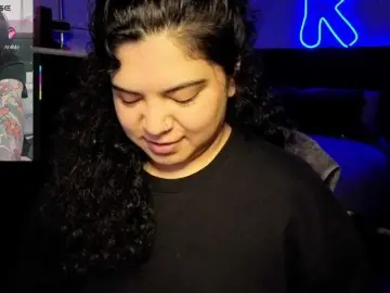 Kimmiakiss22  live sex cam