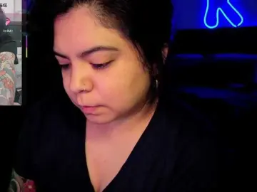 Kimmiakiss22  live sex cam