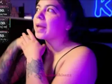 Kimmiakiss22  live sex cam