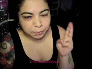 Kimmiakiss22  live sex cam