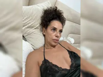 LadyVelvet22  live sex cam