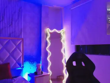 Naomy-tay1  live sex cam