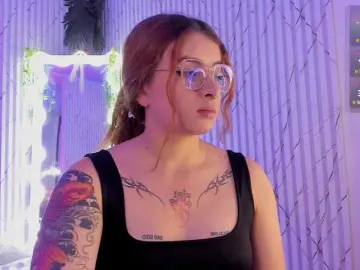 Naomy-tay1  live sex cam