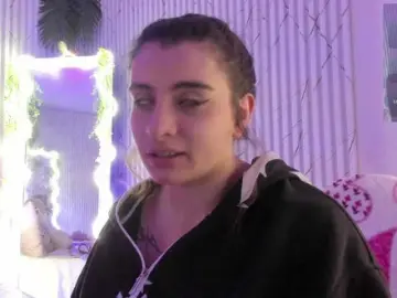 Naomy-tay1  live sex cam