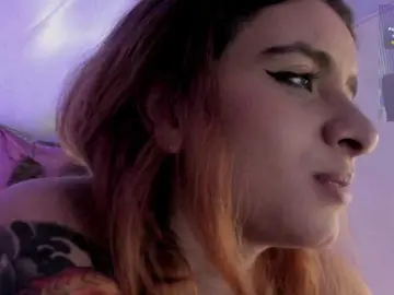 Naomy-tay1  live sex cam