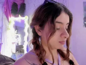 Naomy-tay1  live sex cam