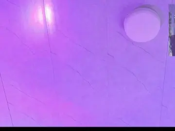 Naomy-tay1  live sex cam