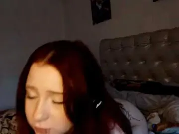 Emoemily  live sex cam