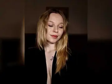 1biscuit1  live sex cam