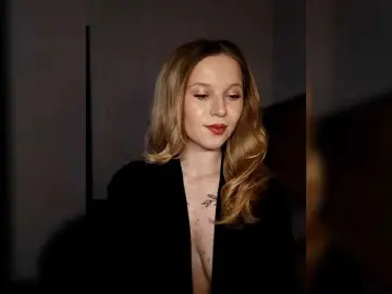 1biscuit1  live sex cam