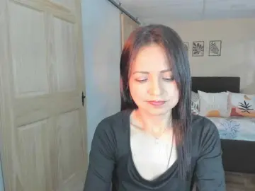 Carlin1511  live sex cam