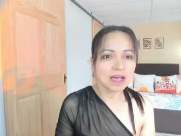 Carlin1511  live sex cam