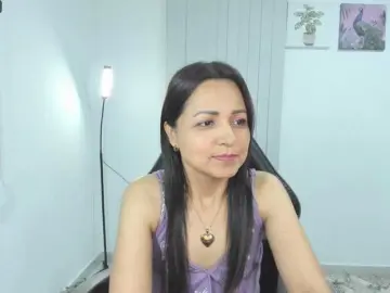 Carlin1511  live sex cam