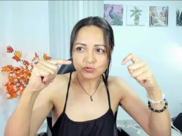 Carlin1511  live sex cam