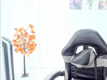 Carlin1511  live sex cam