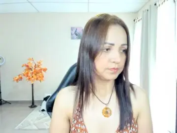Carlin1511  live sex cam