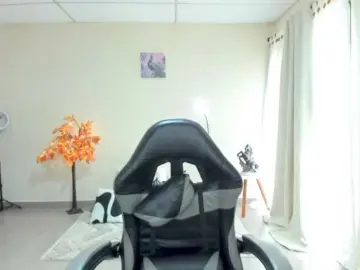 Carlin1511  live sex cam