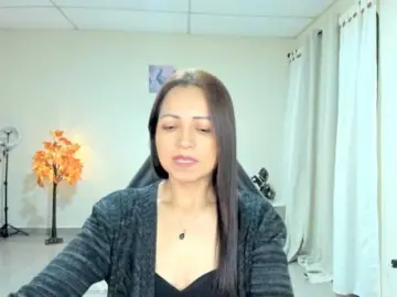 Carlin1511  live sex cam