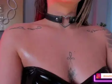 MaddisonCollins  live sex cam