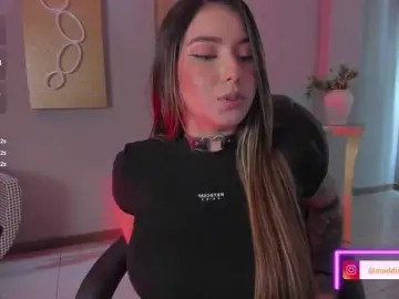 MaddisonCollins  live sex cam