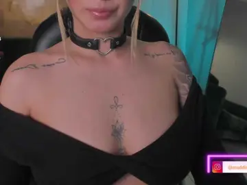 MaddisonCollins  live sex cam