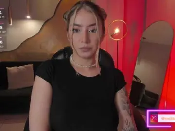 MaddisonCollins  live sex cam