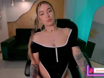 MaddisonCollins  live sex cam