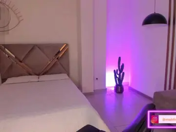MaddisonCollins  live sex cam