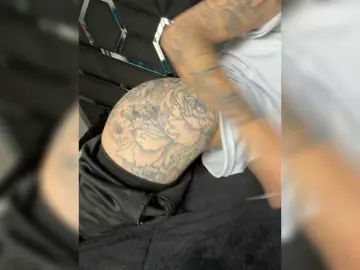 Melanii111  live sex cam