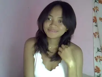 Nickylouama  live sex cam