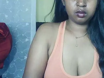 Queenihot  live sex cam