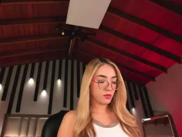 SophieLafont  live sex cam