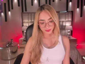 SophieLafont  live sex cam
