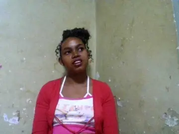 Elinah  live sex cam