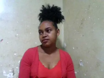 Elinah  live sex cam