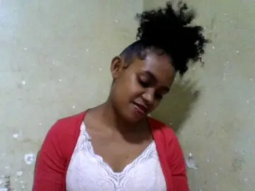 Elinah  live sex cam