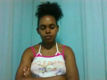 Elinah  live sex cam