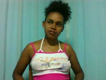 Elinah  live sex cam