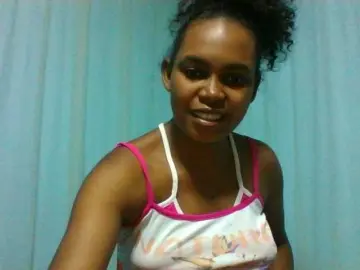 Elinah  live sex cam