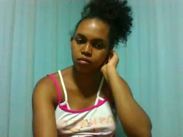 Elinah  live sex cam