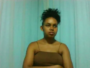 Elinah  live sex cam