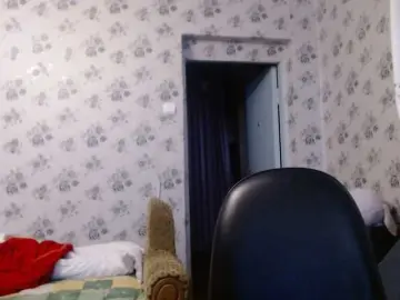 Karolina33  live sex cam