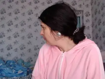 Karolina33  live sex cam