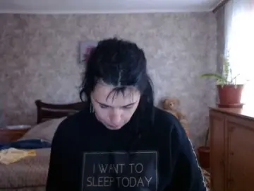 Karolina33  live sex cam