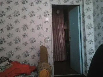 Karolina33  live sex cam