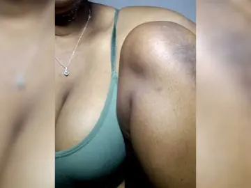 Nomena2022  live sex cam