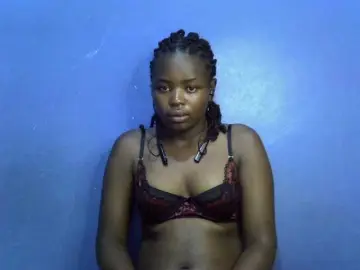 Curvy-corazon  live sex cam