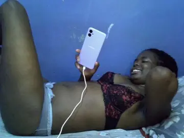 Curvy-corazon  live sex cam