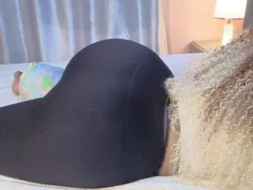 Hornyafricangirl  live sex cam