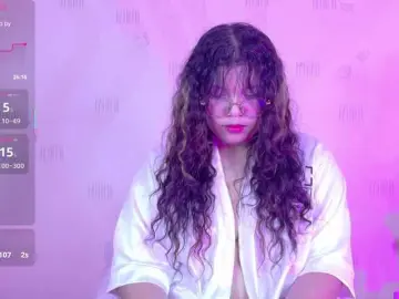 Innocenthazel  live sex cam